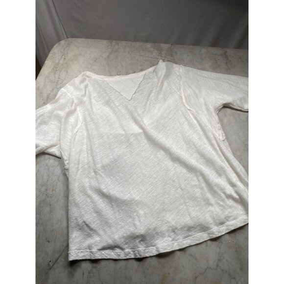We The Free Tee Women’s XS Ivory V Neck Short Sleeve - Picture 2 of 7